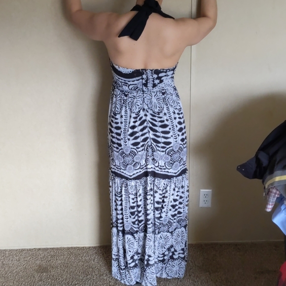 Maxi - Picture 3 of 4